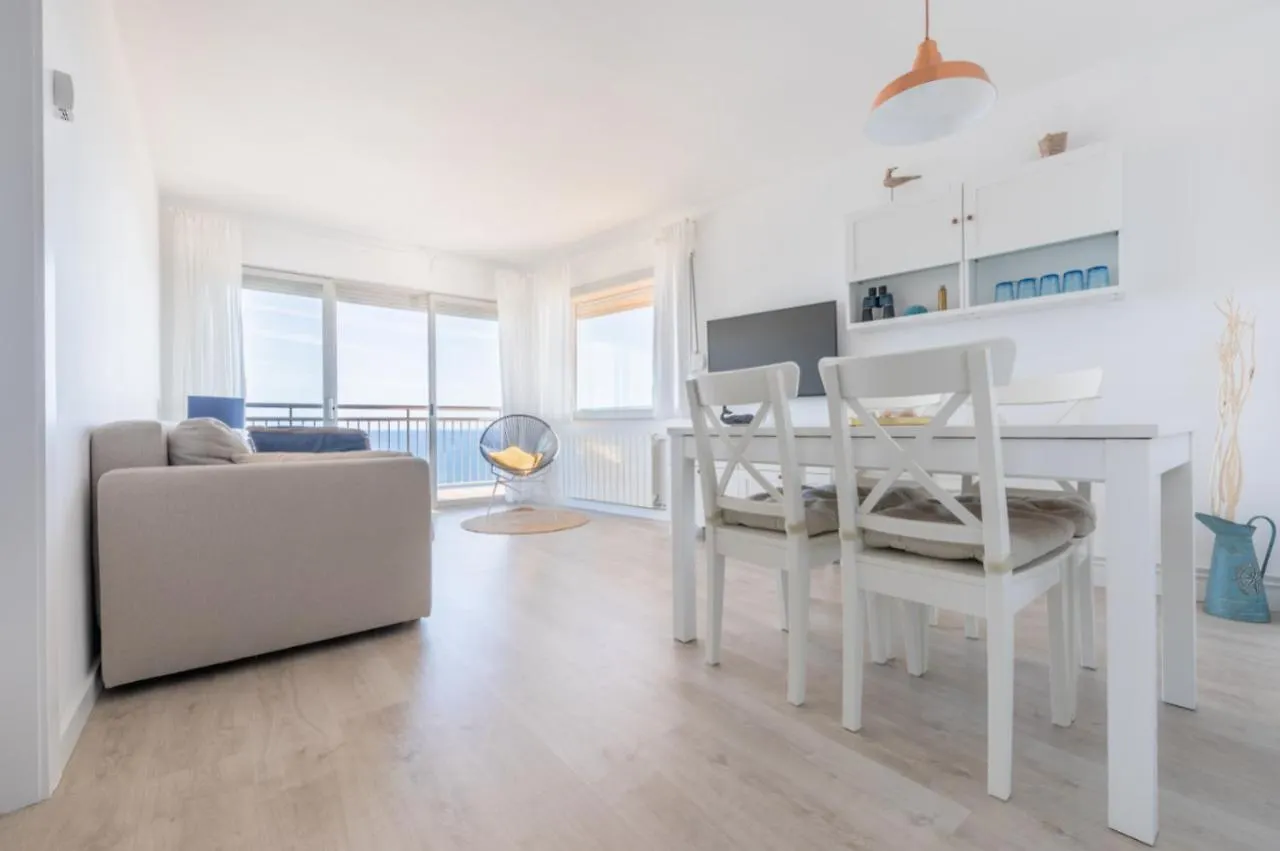 Precioso apartamento con piscina y vistas al mar Sant Feliu de Guíxols